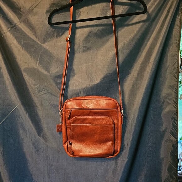 Osgoode Marley leather bag with RFID pockets. NWT - Picture 1 of 9
